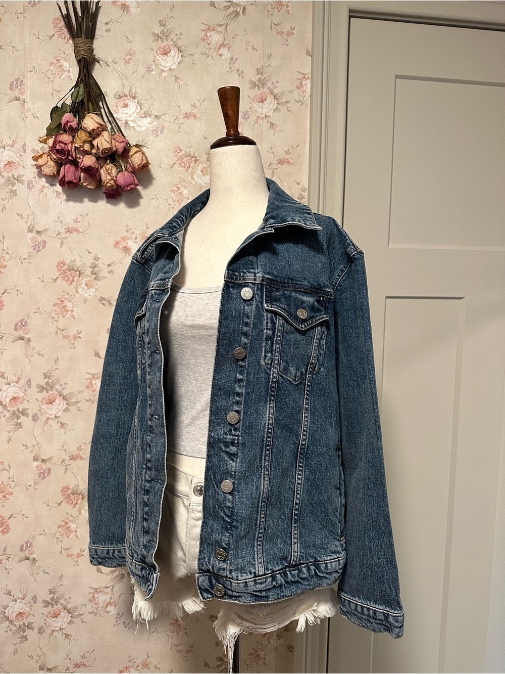 Rails Star Denim Jacket Grove Boyfriend Fit Medium Distressed Boho Western M - Picture 6 of 14